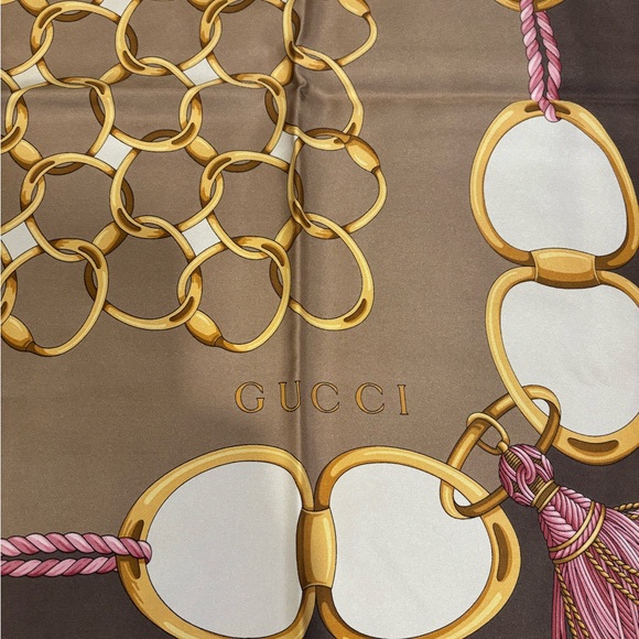 GUCCI Brown and Gold Chain Print Scarf - Picture 3 of 8